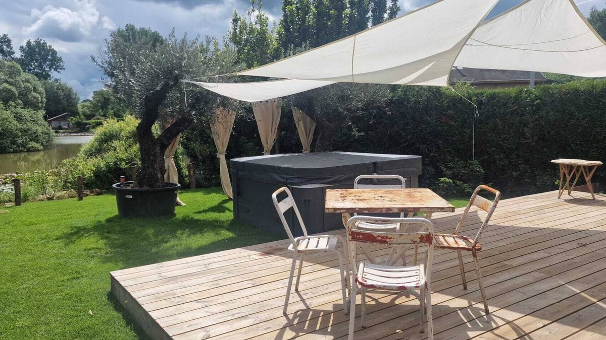 Courcelles-Sapicourt Ski Chalet | Käbane 81, Lodge Avec spa au Bord de L'eau