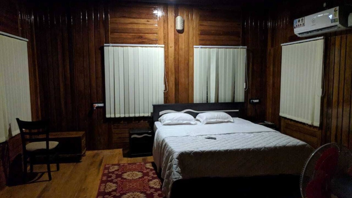 Varkala Cottage | K V WOODEN HOMESTAY