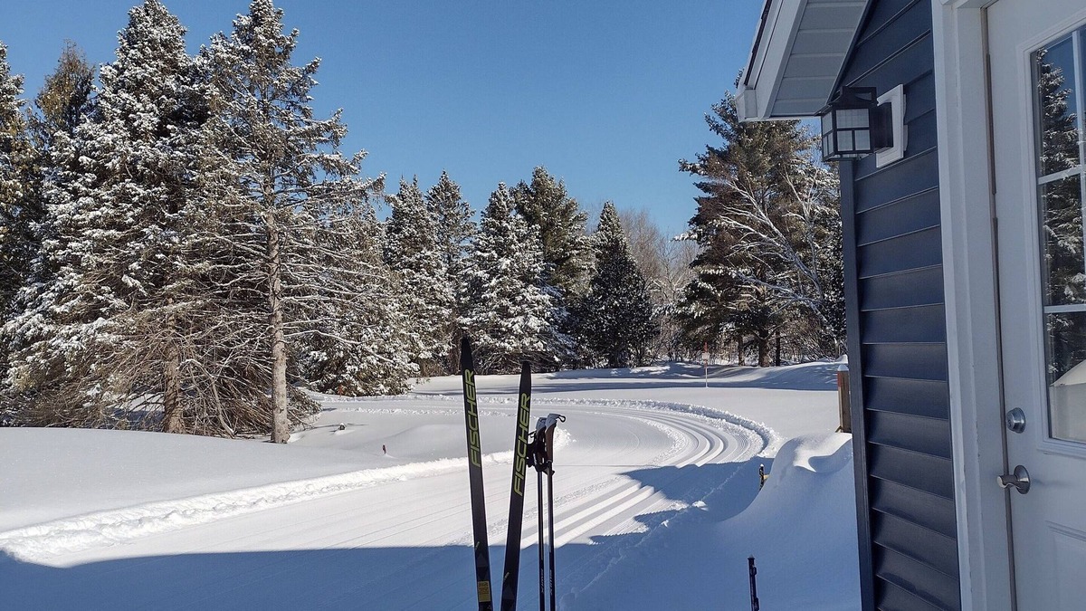 Ironwood Cottage | Kaartunen Kottage ABR XC Ski/Snowshoe In/Out directly from your porch!