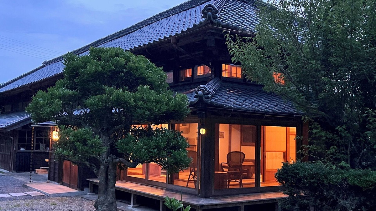 Isumi House | Kagetsuan main house is a retreat surrounded by rice fields and bamboo groves.
