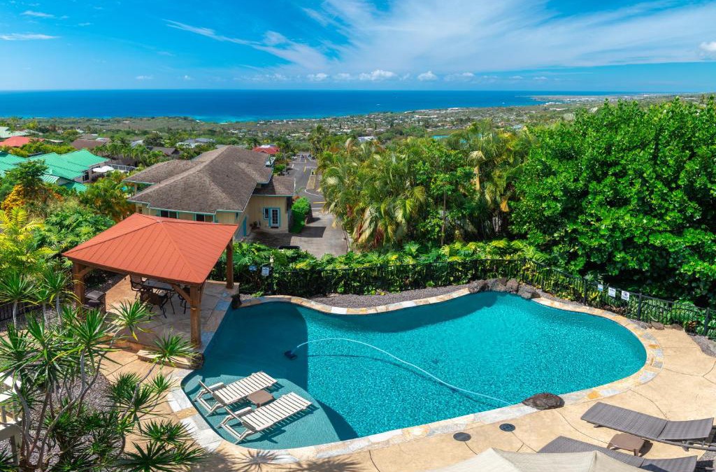 Kailua-Kona House | Kailua-Kona Exceptional Oceanview Home - Heated Oasis Pool & Stunning Ocean View