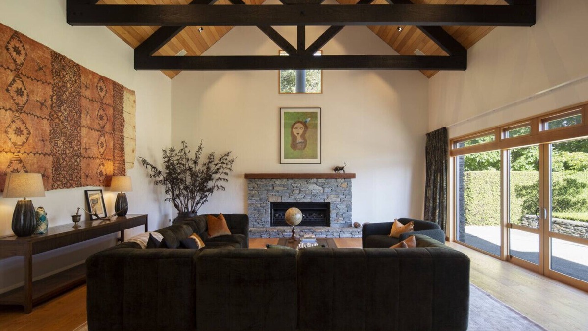 Lower Shotover House | Kaingarua - Large home with hot tub and sauna