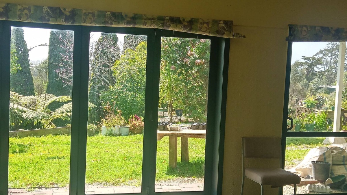 Te Kopuru House | Kaipara Gem with Water Views, Nearby Attractions and Activities.