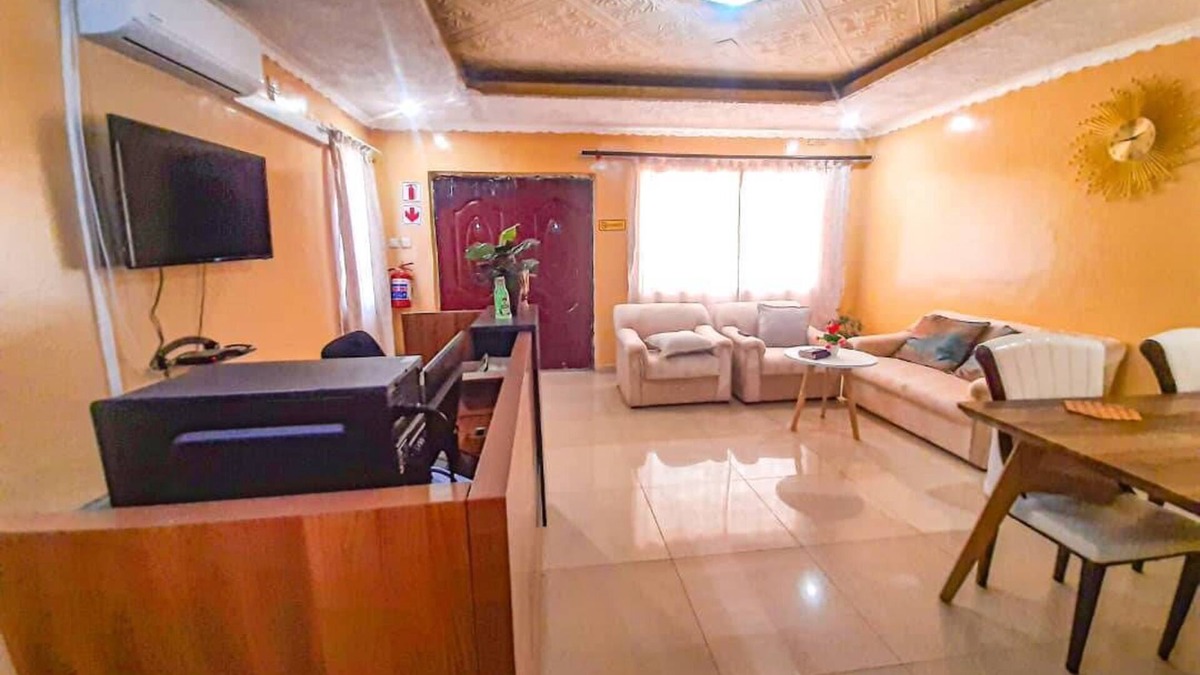Kgalagadi District House | Kalahari Guest House