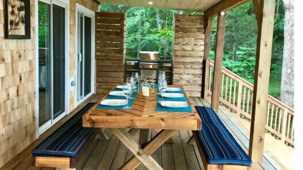 Lansdowne House | Kalea - Overlooking the river with your own Hottubn