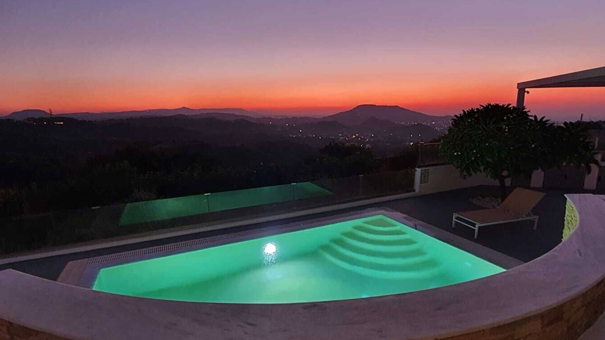 Ixia Villa | KALITHEA-HILLS VILLA IN RHODES TOWN x 8 to 12 (pool & sea view)