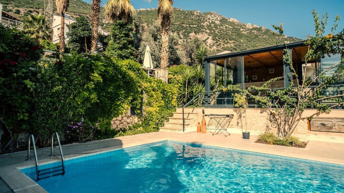 Kalkan Villa | Kalkan, 2 Bed ensuite, private garden & pool, stunning views, perfect getaway.
