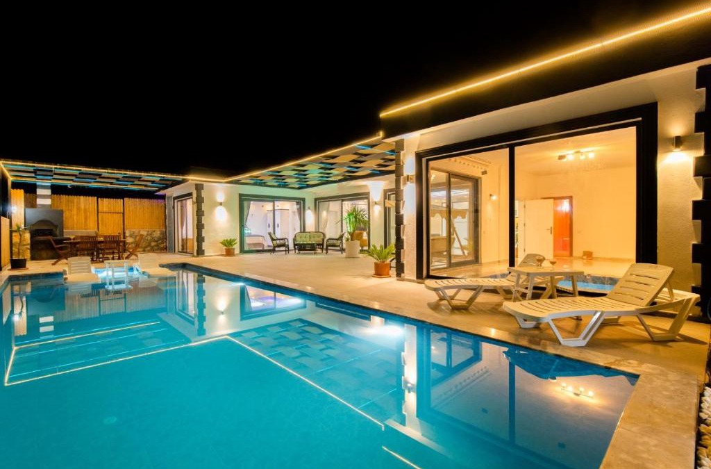 Faralya Apartment | Kalkanda Hamam Sauna ve Jakuzili Villa Golf