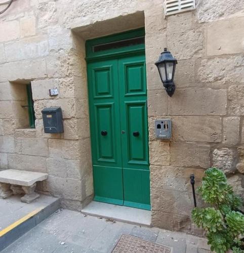 Mgarr Apartment | Kalkara Maisonette in the Alley