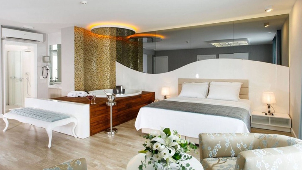 Altınyunus Mahallesi Hotel | Kalyon Çeşme