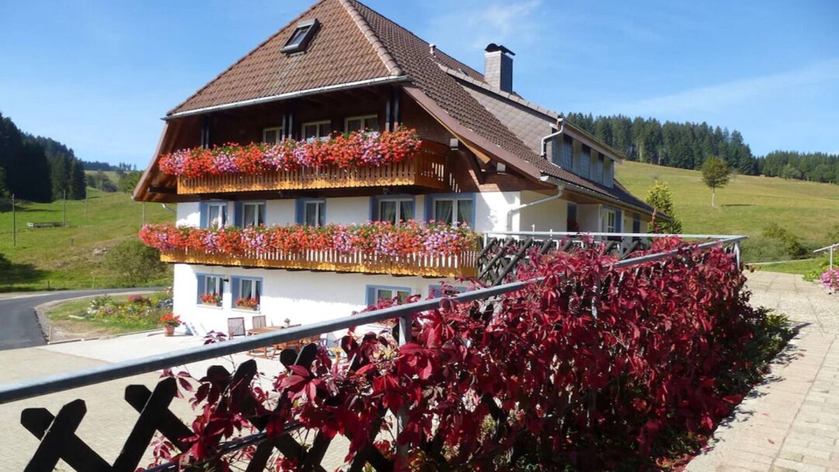 Titisee-Neustadt Apartment | Kamille - Holiday apartment with balcony, Gästehaus Josenmühle
