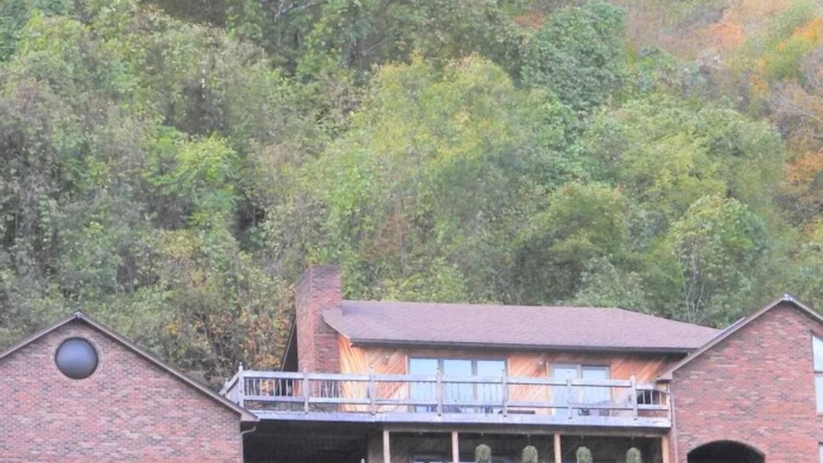 Charlton Heights House | Kanawha River Mountain House