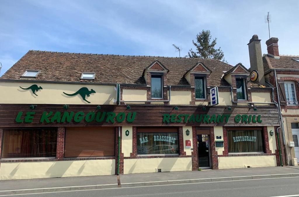 Thivars Hotel | Kangourou a moustache