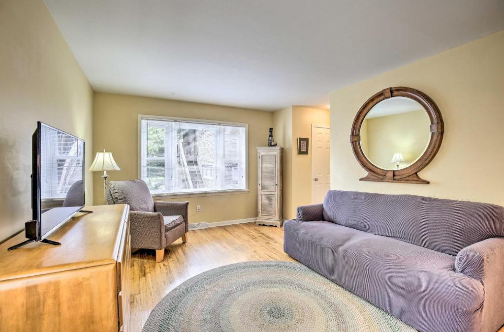 Northeast Kansas City Apartment | Kansas City Apt, Walk to KC MuseumandMed School