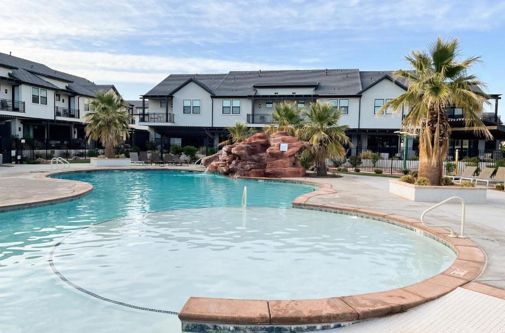 Santa Clara House | Kantada in the Sun - Poolside Retreat