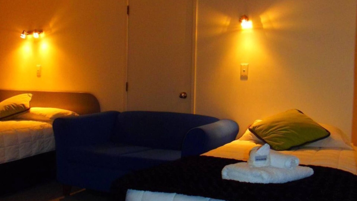 Paraparaumu Hotel | Kapiti Lindale Motel & Conference Centre