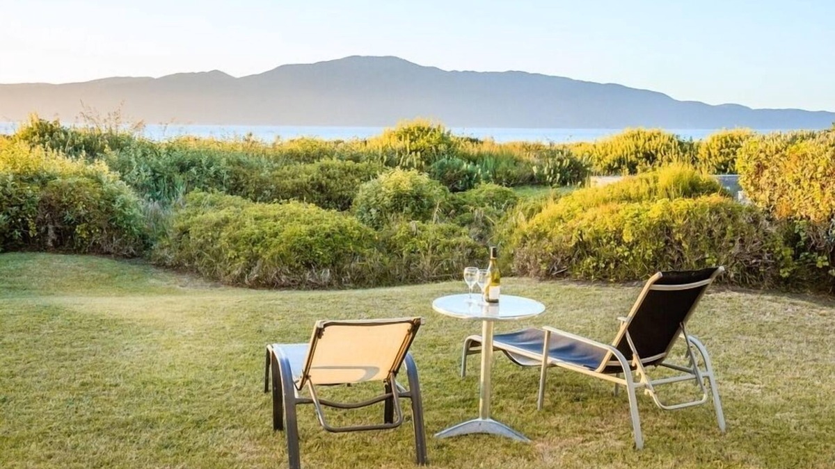 Paraparaumu Beach House | Kapiti Seaside Magic