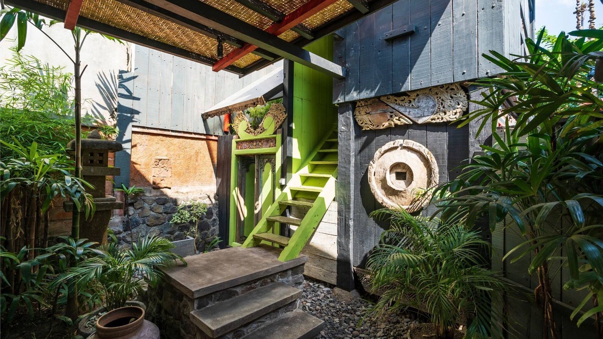 Purwakerti Cottage | KARANGASEM 3 Stories Beach Front Cottage