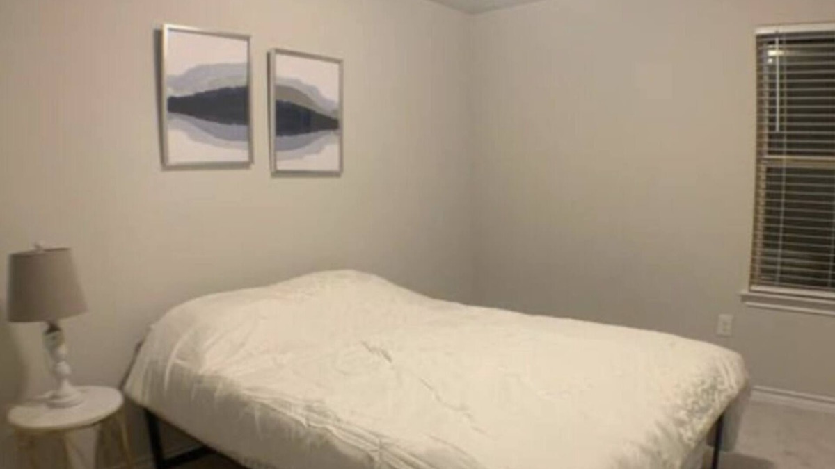 Manor House | Karaoke Zen House near Domain, Apple, Samsung, Dell