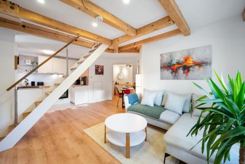 Aidlingen Apartment | Karibu Nyumbani - Tolle Maisonette-Wohnung mit Arbeitsplatz und Balkon
