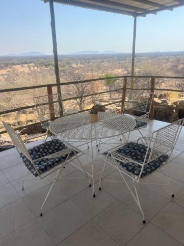 Omaruru Apartment | Karibu Self-Catering unit 2