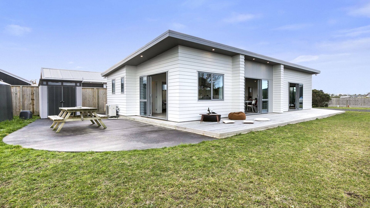 Karitane House | Karitane Beach Retreat - Karitane Holiday Home