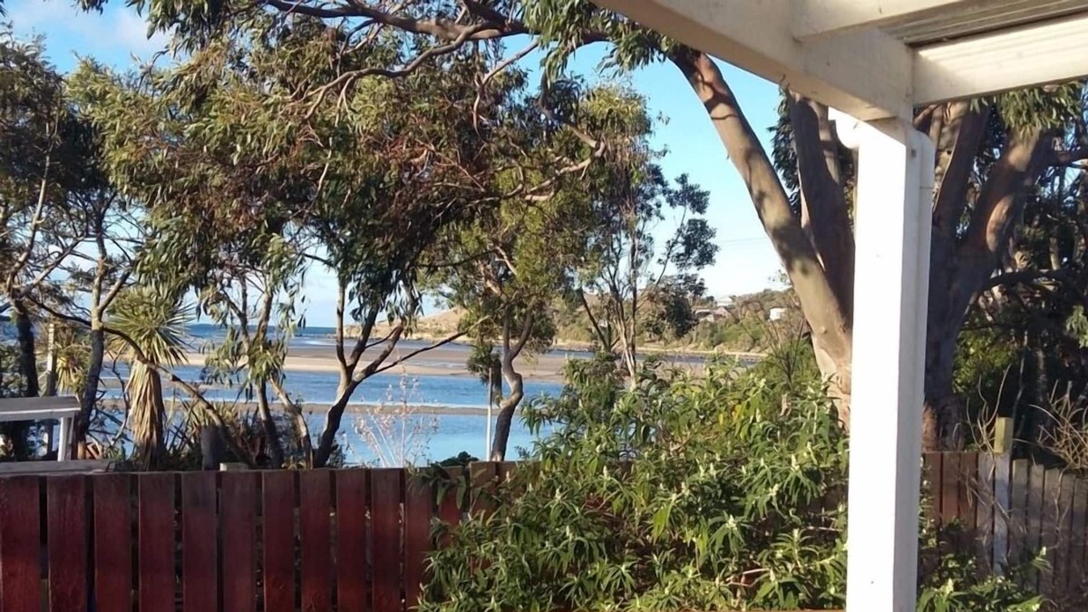 Karitane House | Karitane Paradise with views of estuary