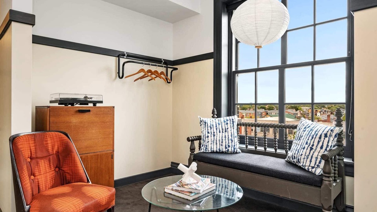 East Liberty Apartment | Kasa | Accessible Studio in the Heart of Steel City | The Maverick