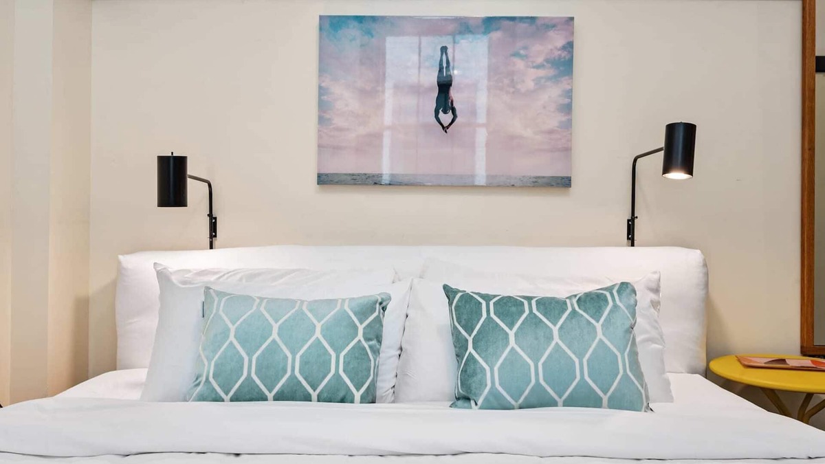 East Liberty Apartment | Kasa | Atrium Studio in East Liberty Neighborhood | The Maverick