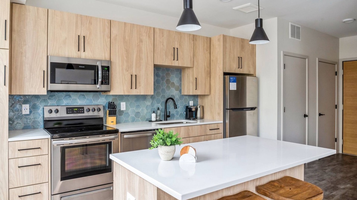 Harrison Apartment | Kasa Bryn Mawr Minneapolis