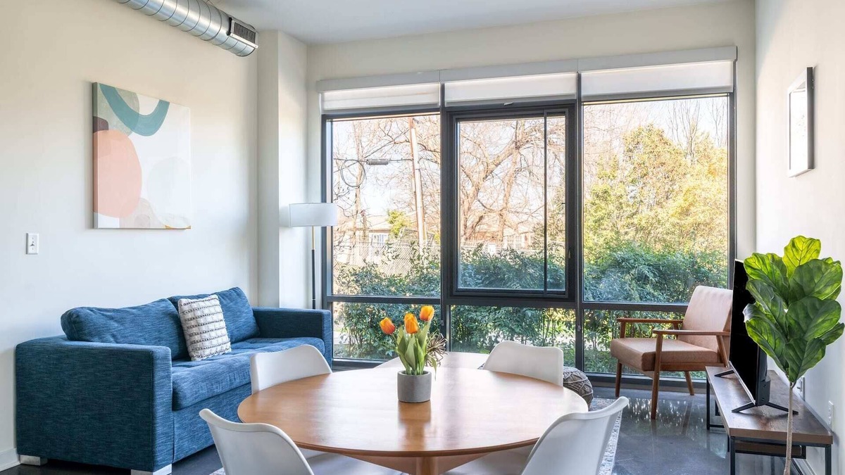 Del Ray Apartment | Kasa | Charming 2 BD + Fire Pit | Alexandria