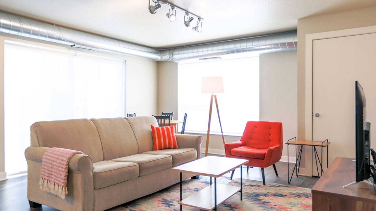 Whittier Apartment | Kasa | Contactless, Fast WiFi + Walk to "Eat Street" | Minneapolis