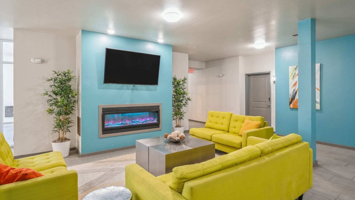 Prospect Park Apartment | Kasa | Perfect for Studying or Catching a College Game | Minneapolis