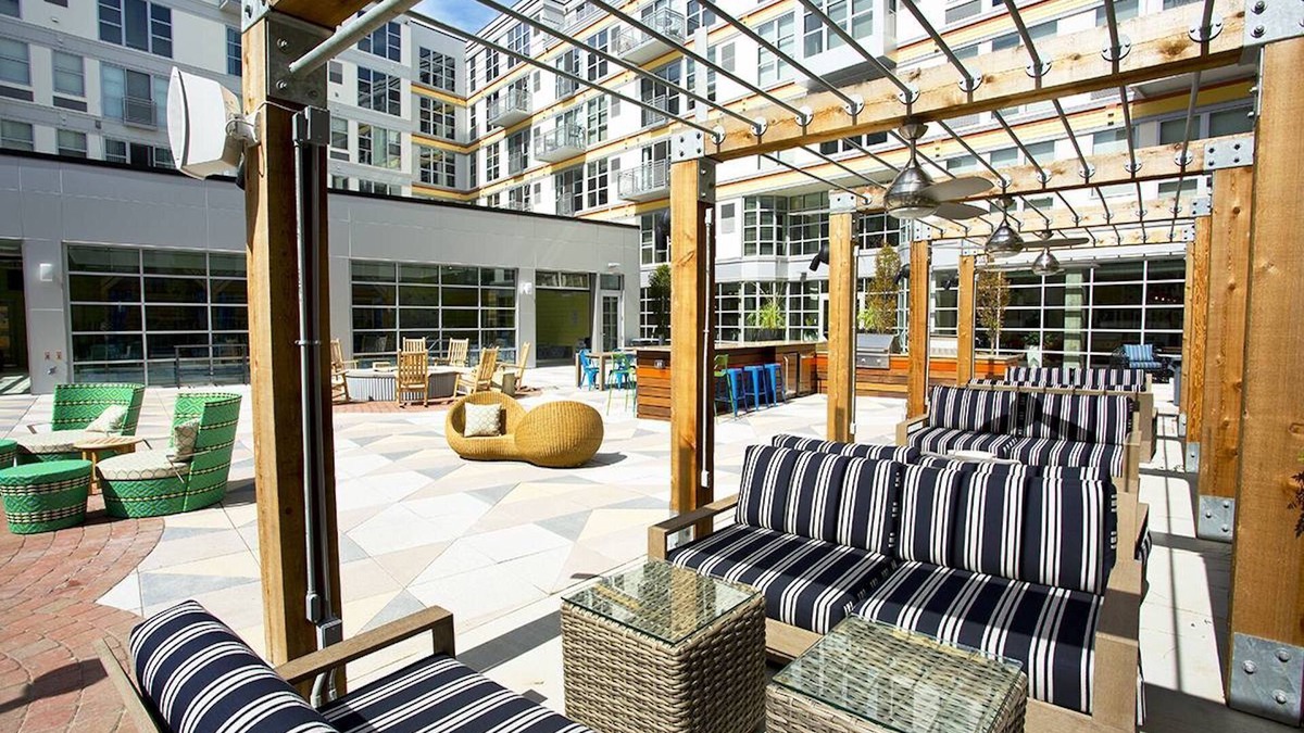 South Side Flats Apartment | Kasa | Spacious SouthSide Works Studio | Pittsburgh