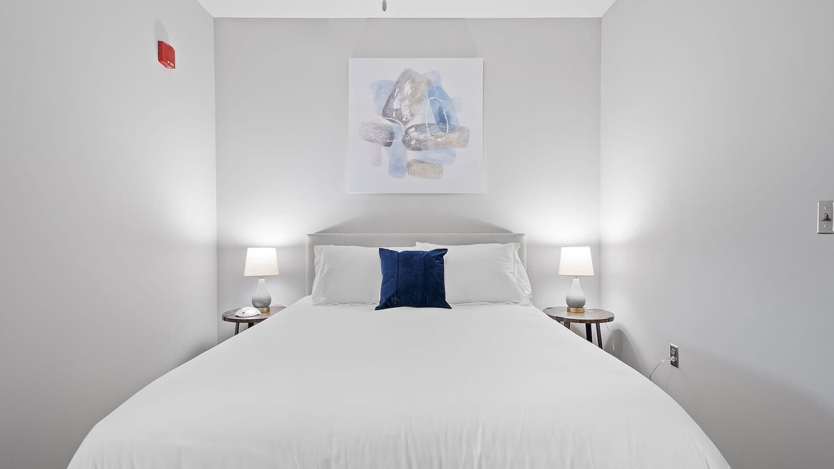 South Side Flats Apartment | Kasa | Walk to South Side Marina with the Family | Pittsburgh