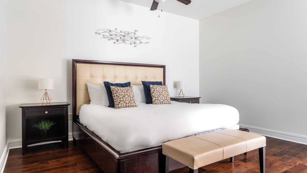 Waller Creek District Apartment | Kasa | Welcoming Suite + Kitchenette | Austin
