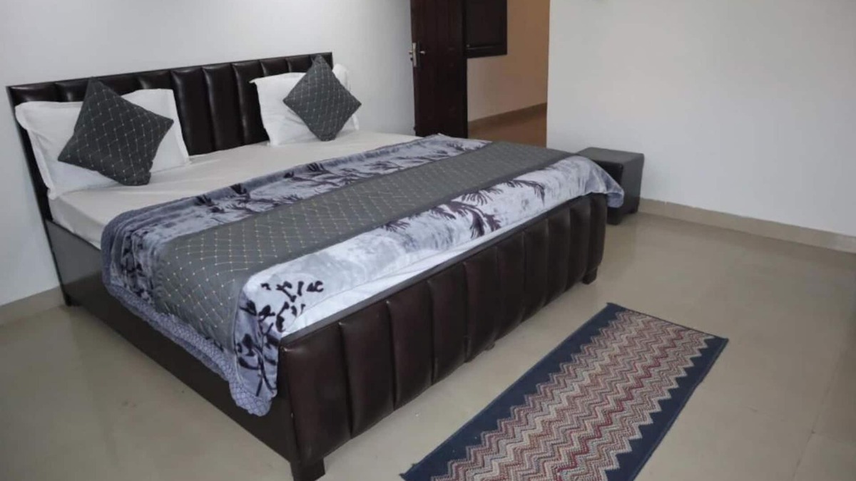 Mahmoorganj Apartment | Kashidhya K-507 Sigra two bedroom apt