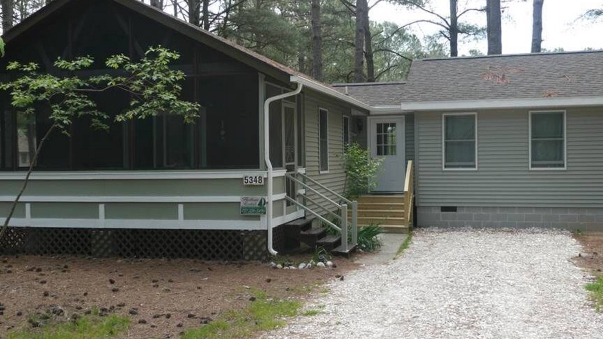 Piney Island House | Kate's Cottage - Nice location, large screened porch. NO LINENS & TOWELS