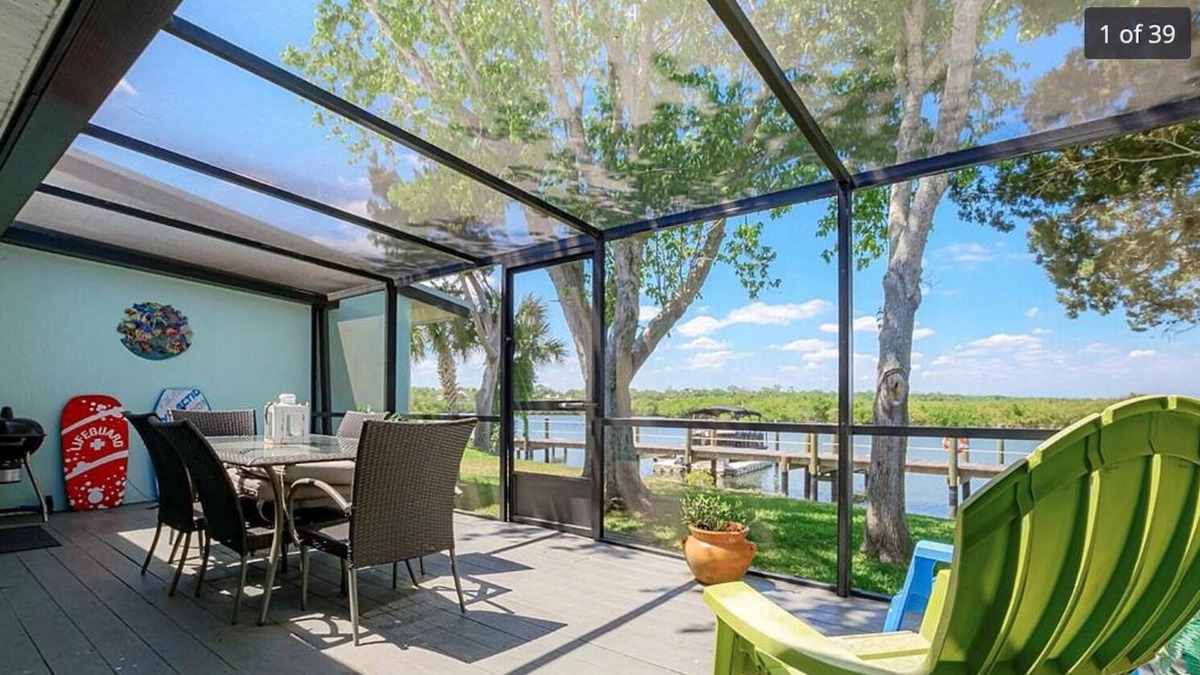 New Smyrna Beach Villa | Kate's Places-2B/2B Direct waterfront Villa w/dock near Beach & downtown!
