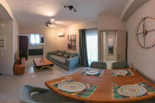 Athens Apartment | Katia Athens Apartment