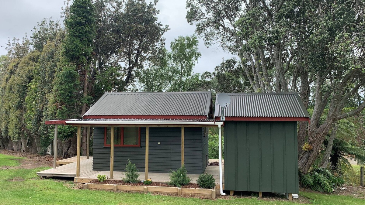 Aongatete Cabin | Katikati Fully Self-Contained cabin on an avocado orchard