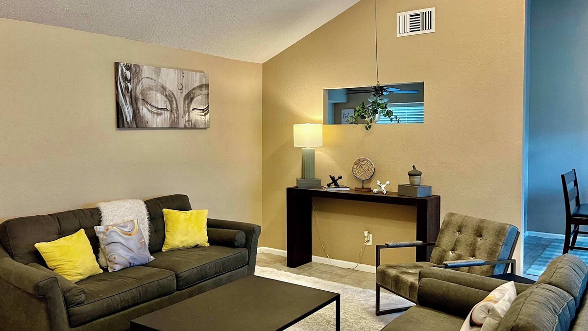 Katy House | Katy Hideaway - Charming 3 BDR!
