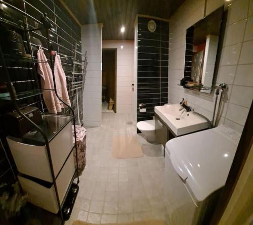 Hameenlinna Apartment | Kaunis kaksio lähellä rautatieasemaa