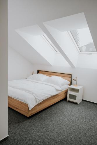 Karvina House | Kavárna a penzion Orava