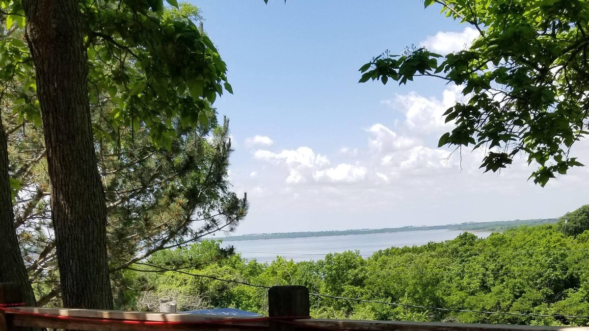 Kaw City House | Kaw Lake View and 30 Minutes from Pioneer Woman, Ree Drummond's Mercantile