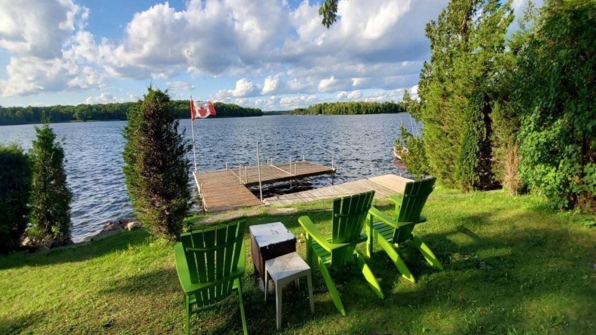 Gannon Village Cottage | Kawartha Lakehouse - Private resort