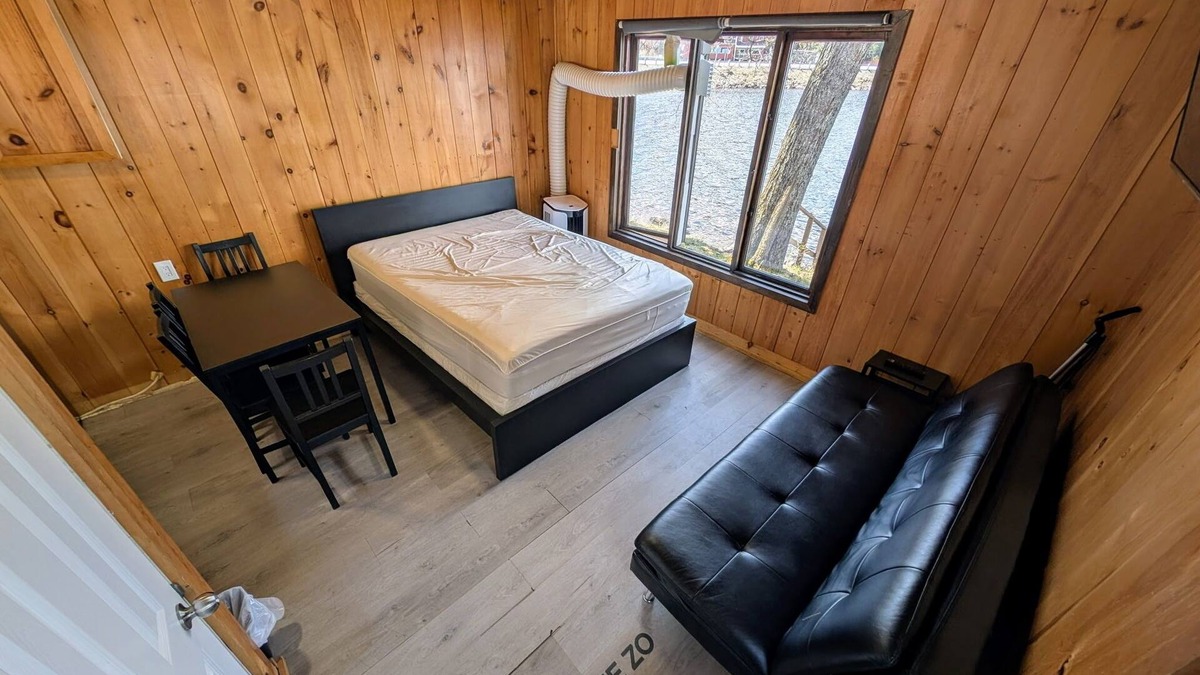 Algonquin Highlands Apartment | KAYAKS * CANOE * PADDLE BOARDS * WIFI * SATELLITE TV