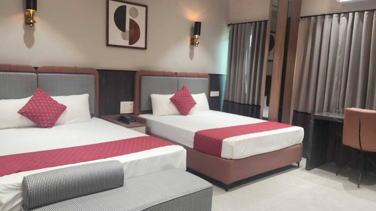 Triplicane Bed & Breakfast | KB MARINA PARK