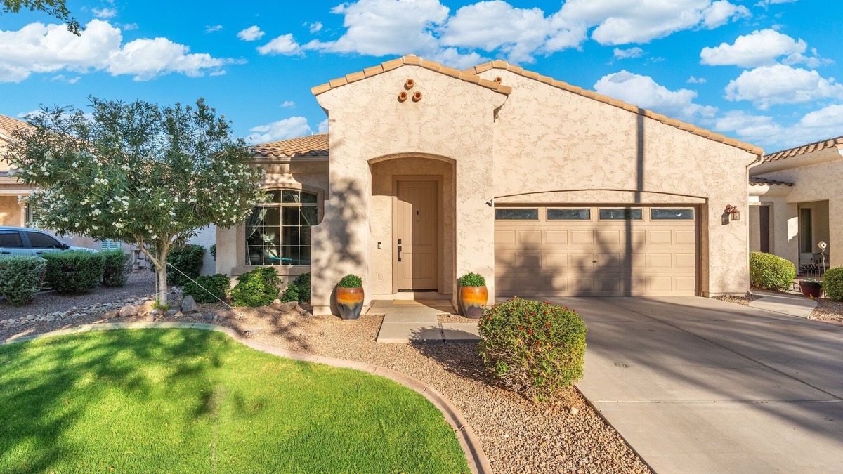 Power Ranch House | KC Oasis POOL W/HOT Tub Family fun for ALL