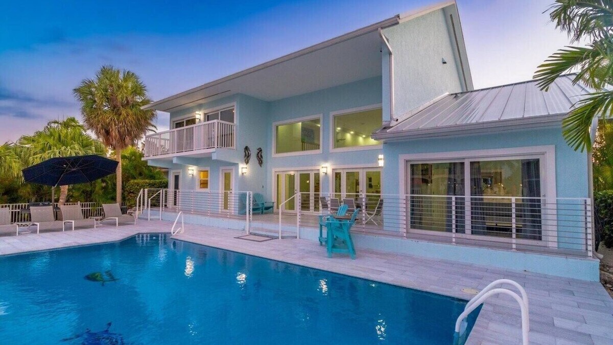 Coury House | KCB~Aqua Vista~ Luxury Waterfront w Pool & Dock!